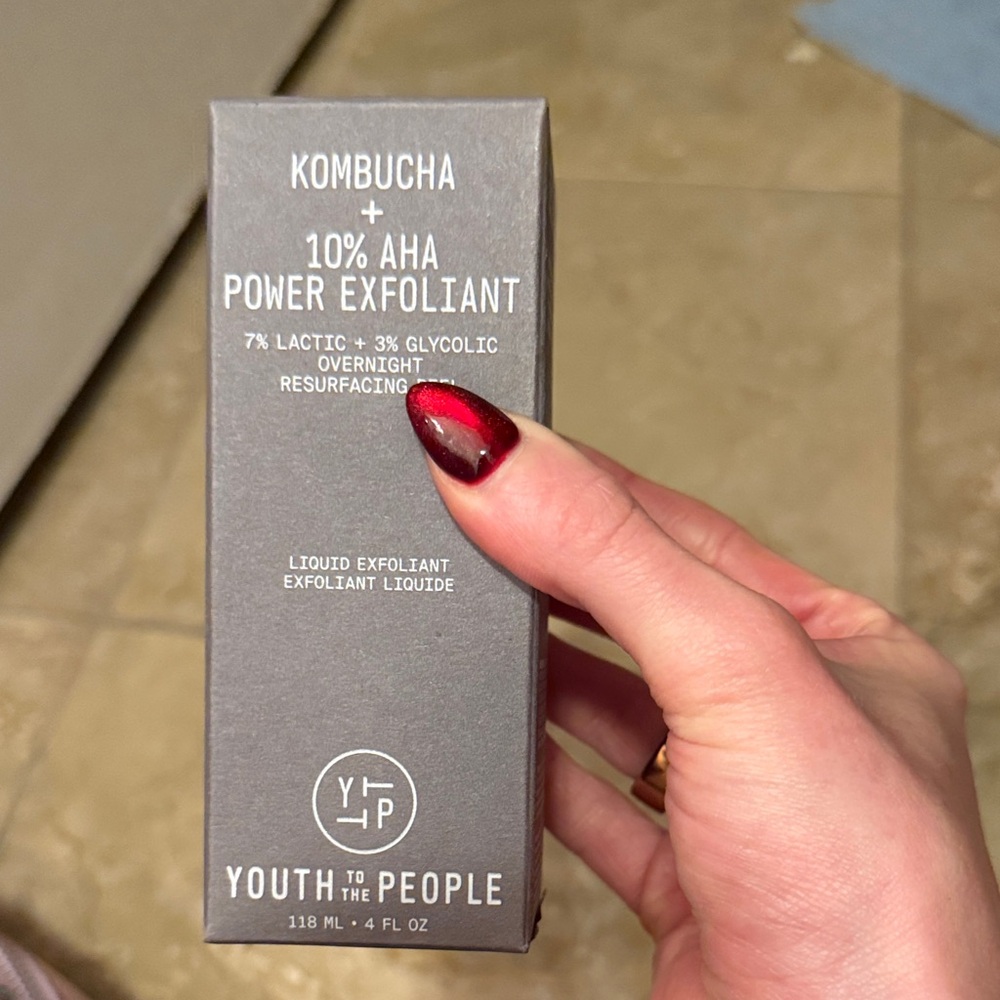Youth to the People Kombucha + 10% AHA Power Exfoliant - Gray